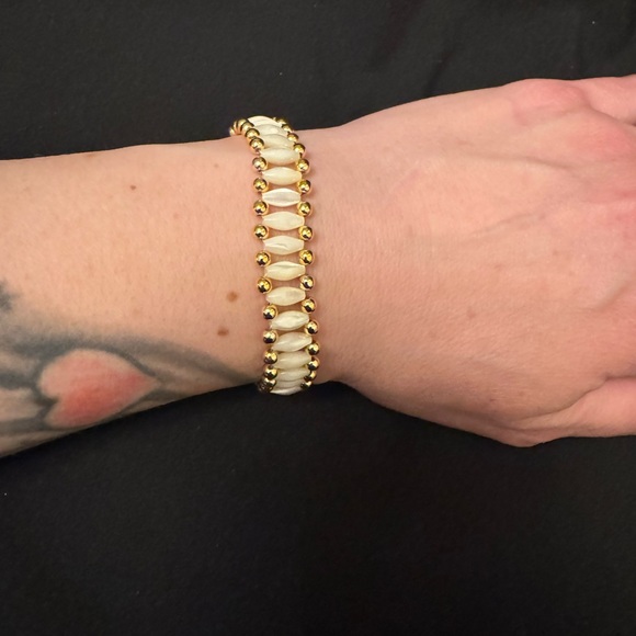 Pretty Gold and Cream Bracelet - Picture 2 of 3